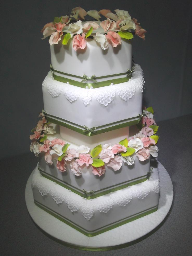 lace and sweet pea wedding cake by dream wedding creations