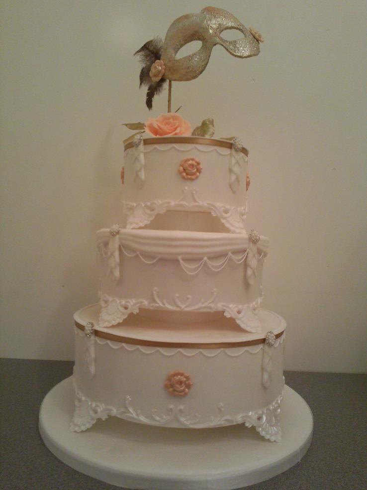 Classique wedding cake by Dream Wedding Creations