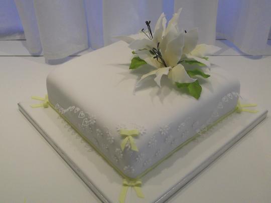 lily birthday cake